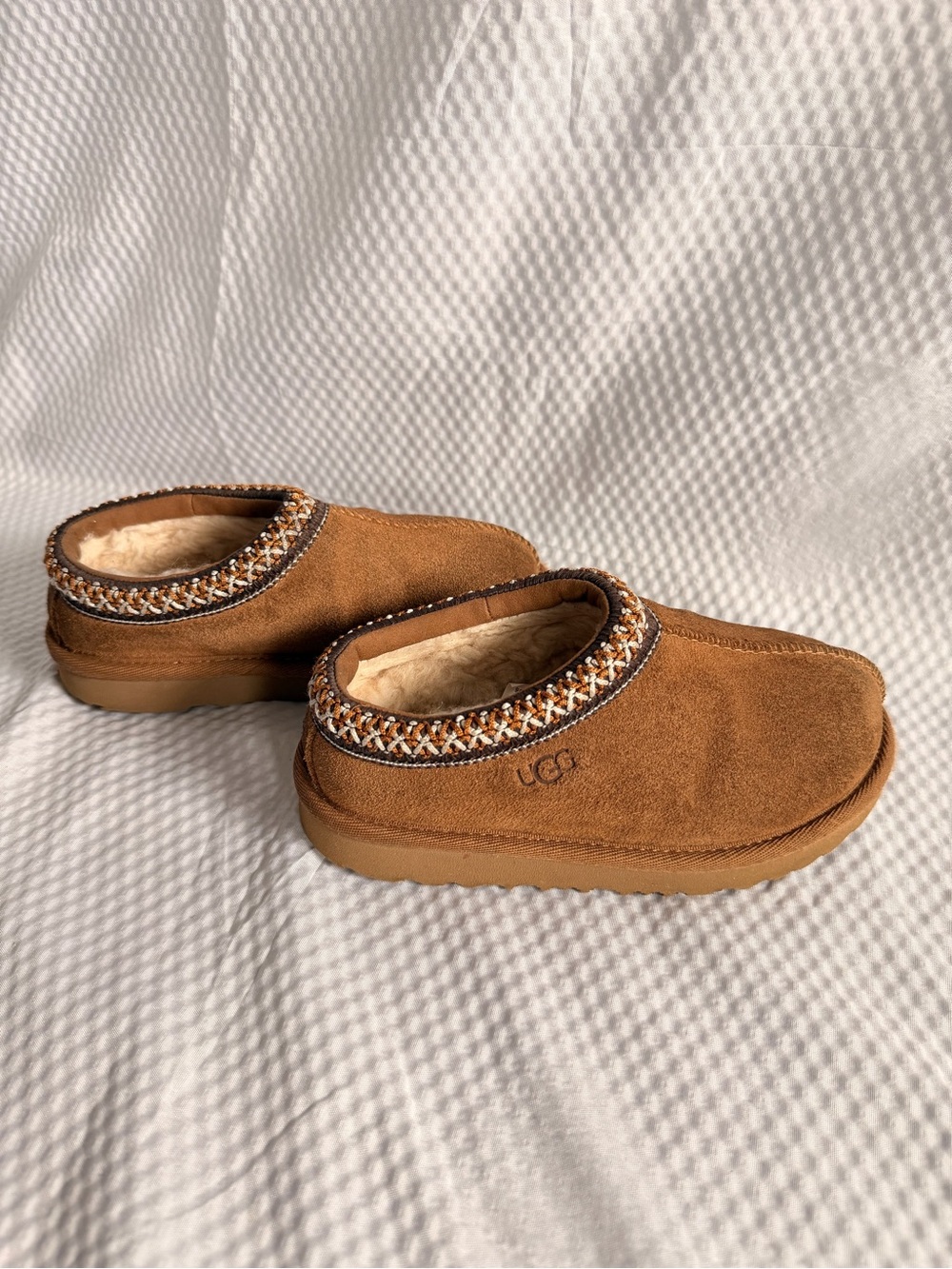 UGG Chestnut Suede Slip-On Shearling Mules kids US11